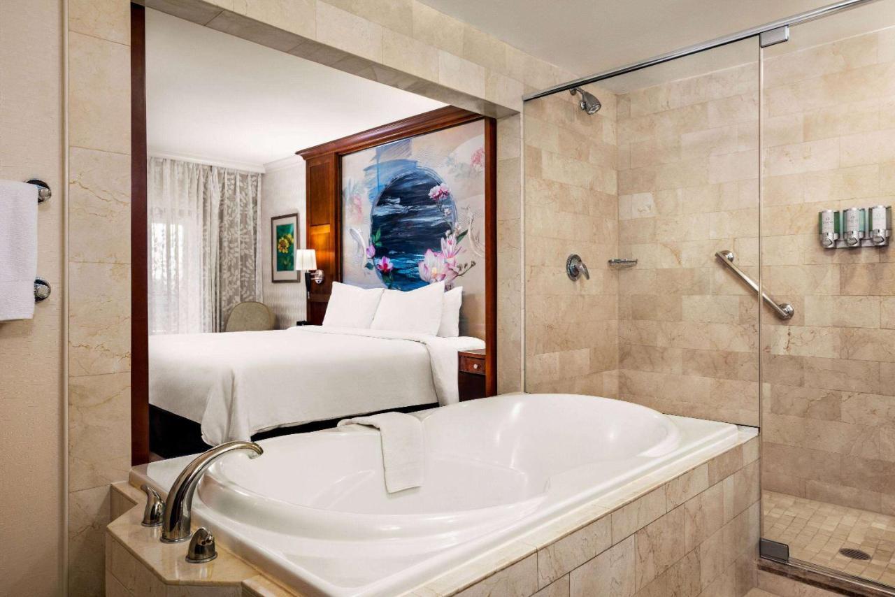 Viana Hotel And Spa, Trademark Collection By Wyndham Westbury Exteriér fotografie