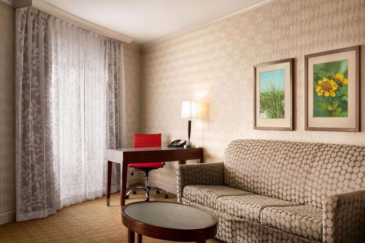 Viana Hotel And Spa, Trademark Collection By Wyndham Westbury Exteriér fotografie