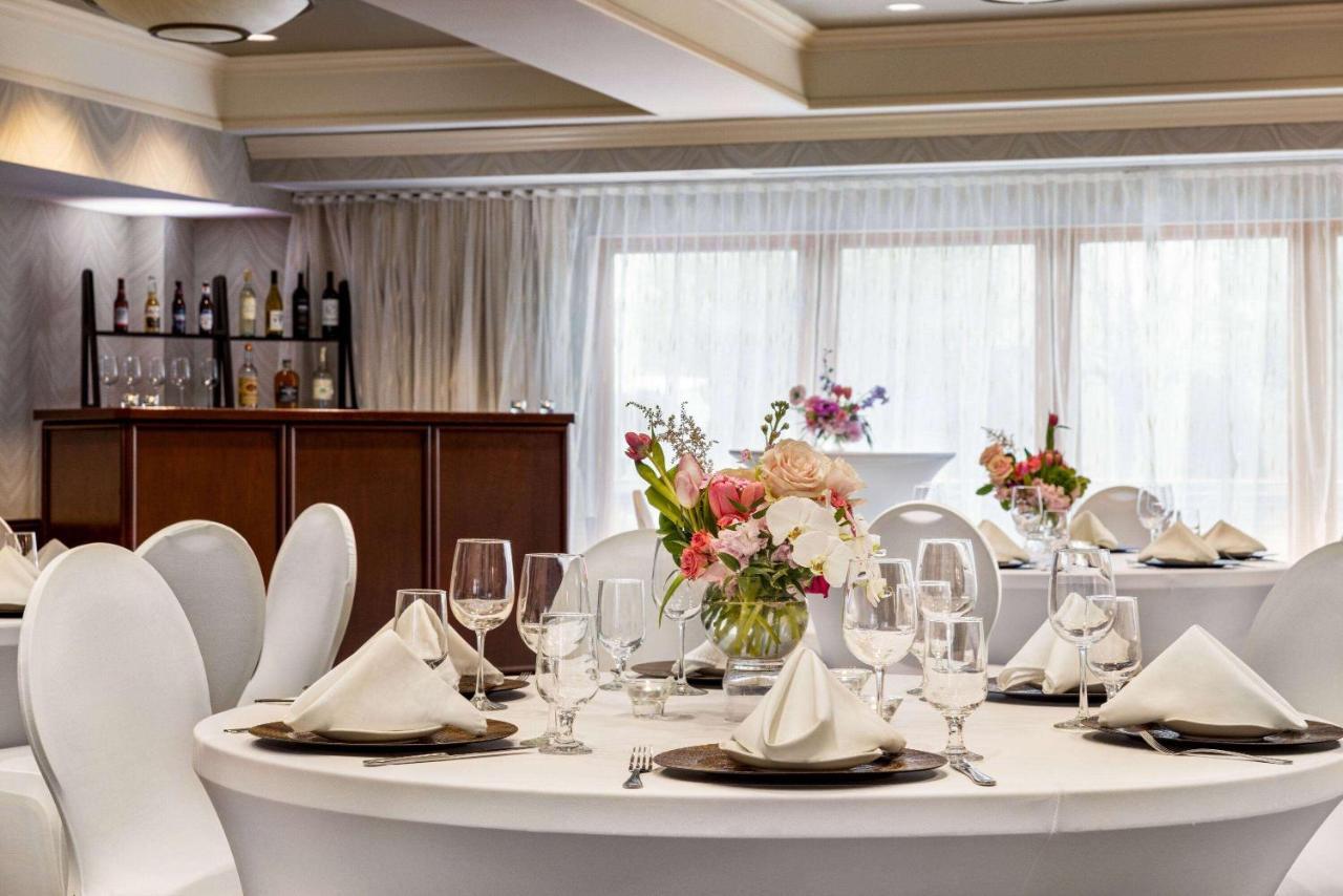 Viana Hotel And Spa, Trademark Collection By Wyndham Westbury Exteriér fotografie