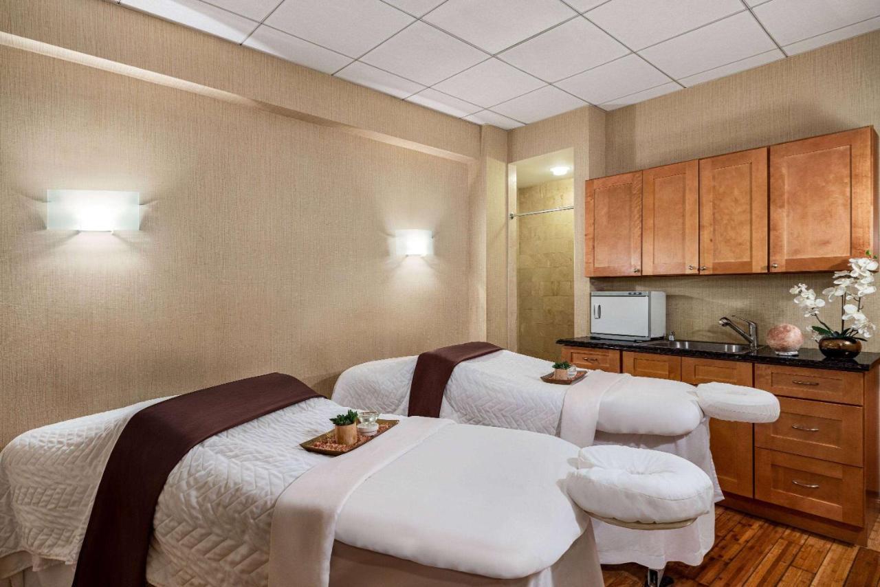 Viana Hotel And Spa, Trademark Collection By Wyndham Westbury Exteriér fotografie