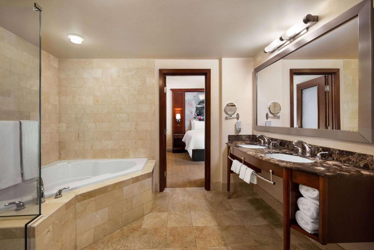 Viana Hotel And Spa, Trademark Collection By Wyndham Westbury Exteriér fotografie