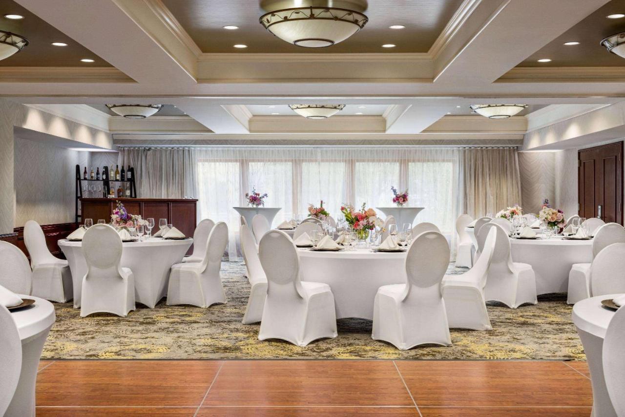 Viana Hotel And Spa, Trademark Collection By Wyndham Westbury Exteriér fotografie