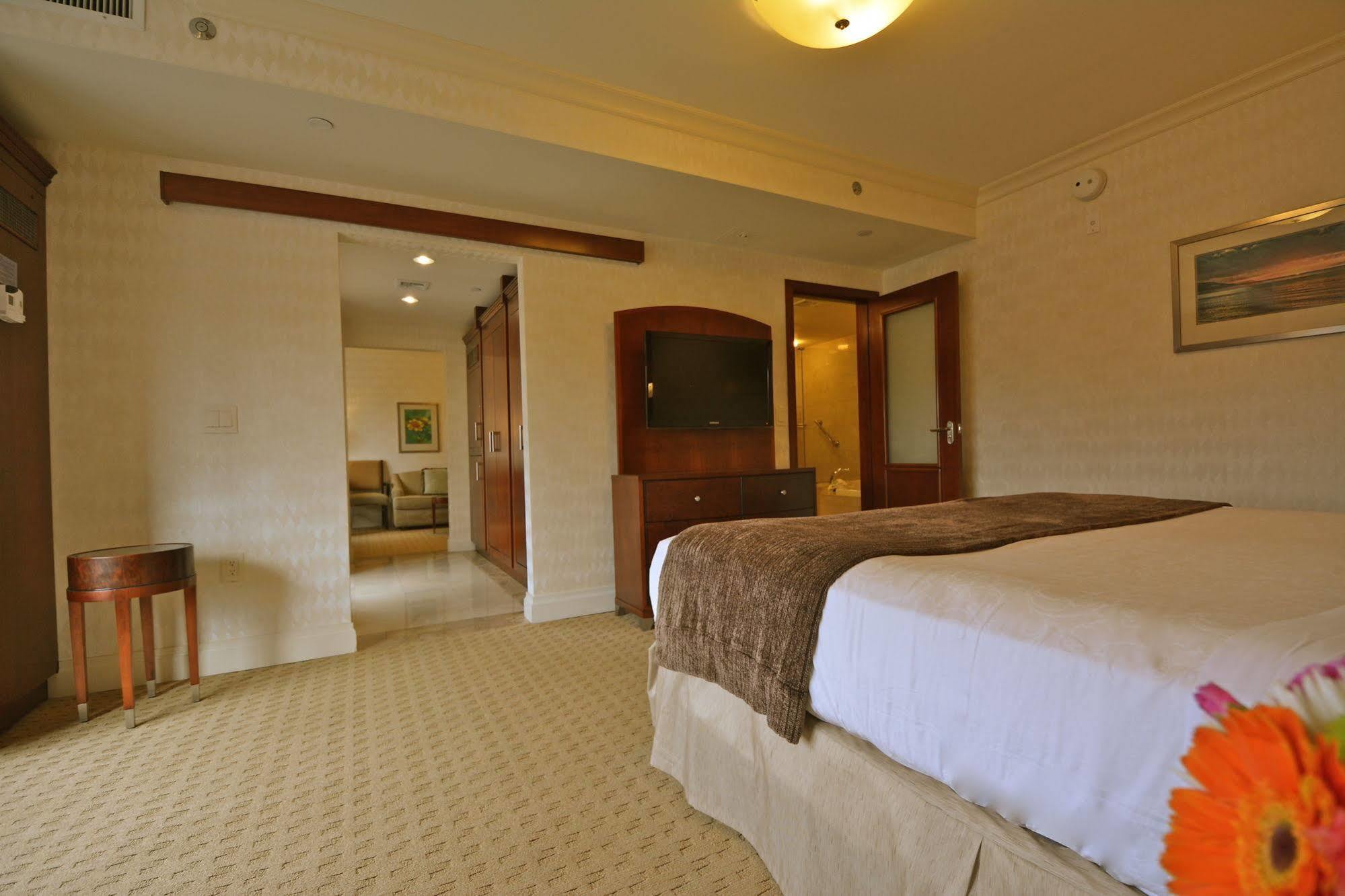 Viana Hotel And Spa, Trademark Collection By Wyndham Westbury Exteriér fotografie
